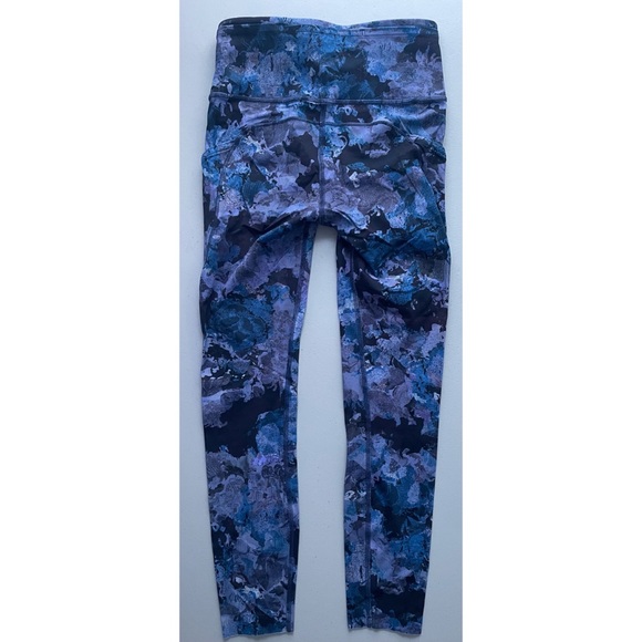 Blue Floral Lululemon Fast & Free 7/8 Tight - size 4 - Picture 2 of 7